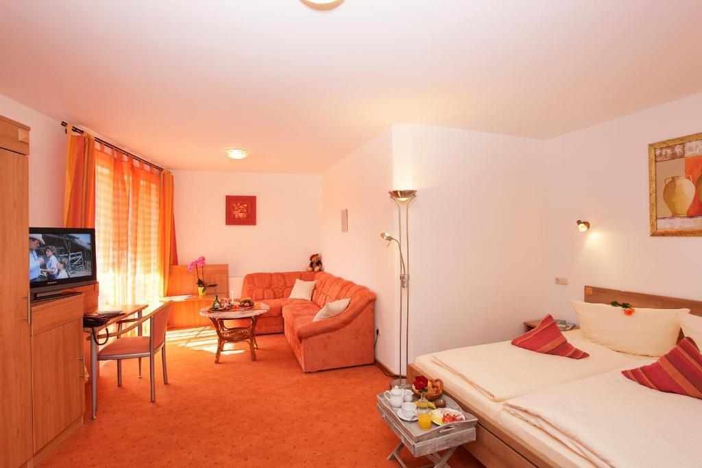 Land- Und Aktivhotel Altmuehlaue Bad Rodach Rum bild