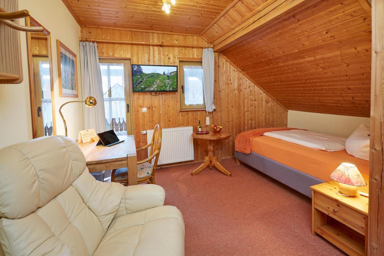 Land- Und Aktivhotel Altmuehlaue Bad Rodach Exteriör bild
