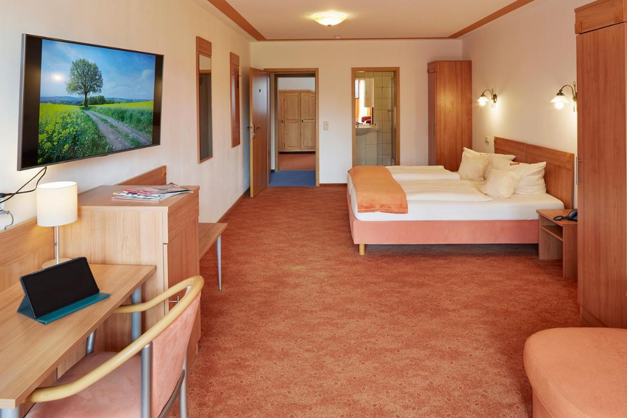 Land- Und Aktivhotel Altmuehlaue Bad Rodach Exteriör bild