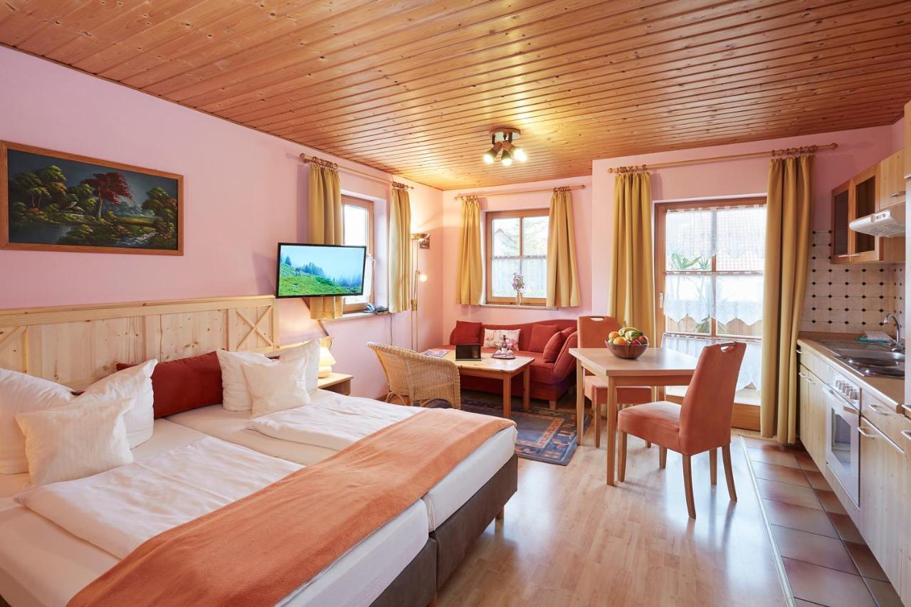 Land- Und Aktivhotel Altmuehlaue Bad Rodach Exteriör bild