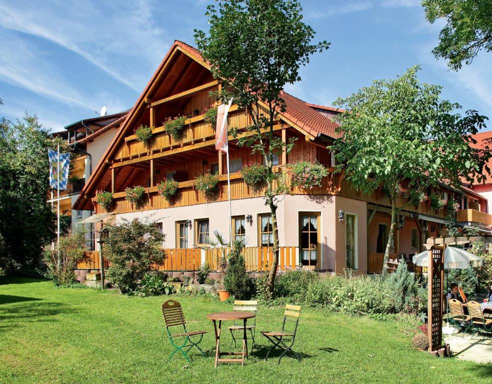 Land- Und Aktivhotel Altmuehlaue Bad Rodach Exteriör bild